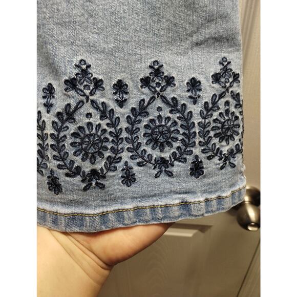 Woman Within Plus size 24W Petite Capri Light Wash Embroidered Blue Jeans - Picture 3 of 7
